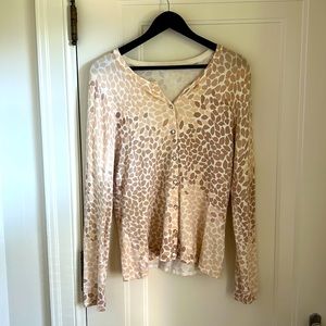 J McLaughlin tan print cardigan in Medium. Pristine condition with pearl buttons